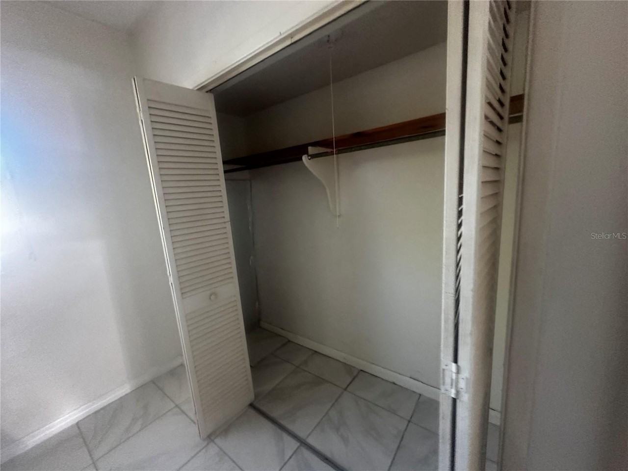 1315 Se Silver Springs Pl #4 - Photo 6 of 7