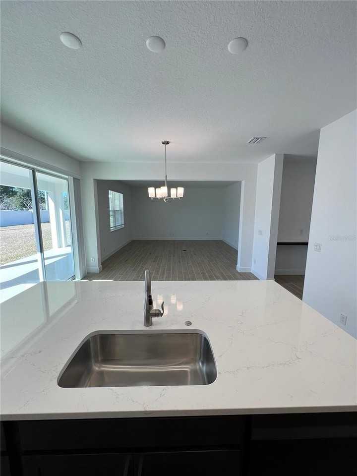 2560 Cavanaugh Dr - Photo 3 of 24