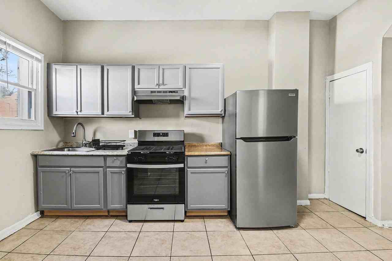 Reisterstown Rd - Photo 2 of 31