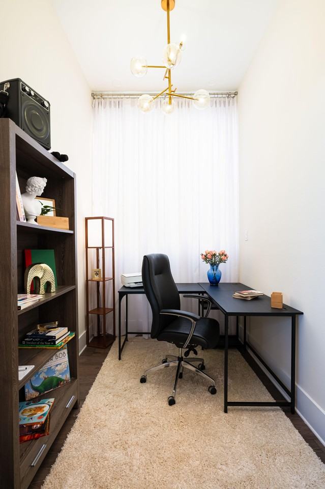 Thompson St - Photo 5 of 38