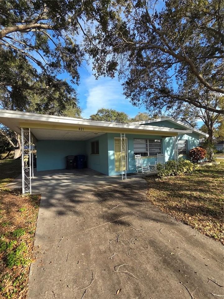 821 Helena Dr - Photo 3 of 9