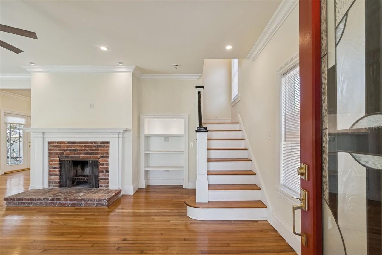 344 21st Ave Ne - Photo 7 of 50