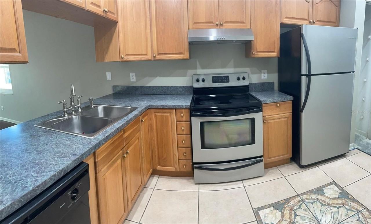 6366 71st St N - Photo 5 of 11