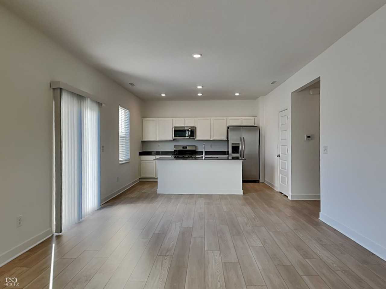 11831 Moorfield Ln - Photo 3 of 19