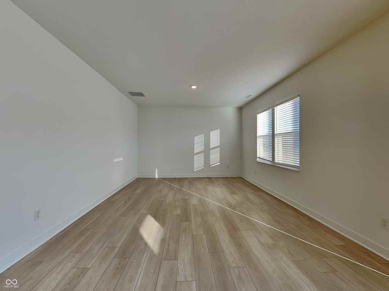 11831 Moorfield Ln - Photo 5 of 19