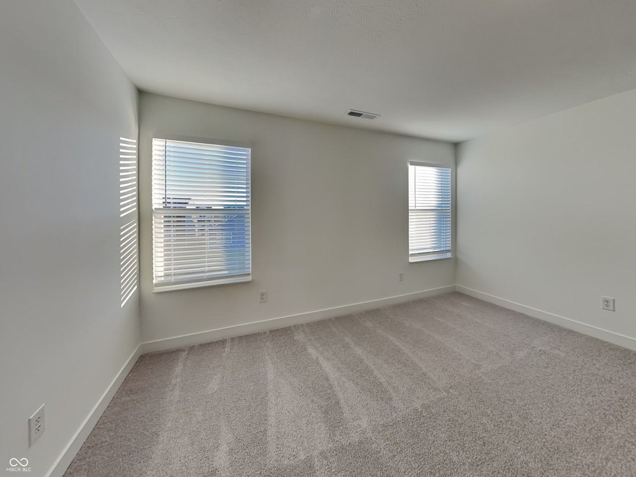 11831 Moorfield Ln - Photo 6 of 19