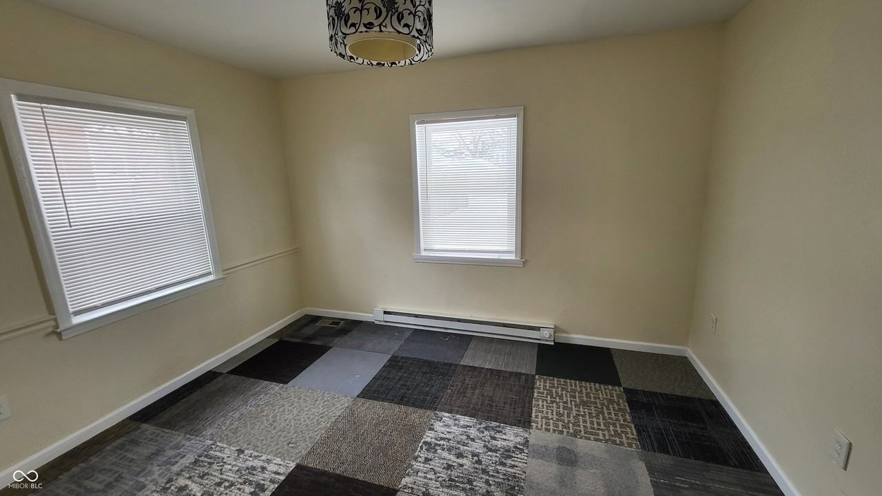 1114 N Dearborn St - Photo 7 of 10