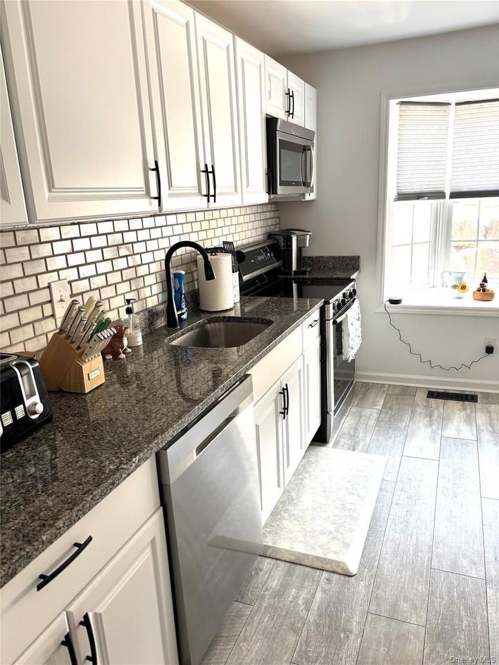 119 Willow Ct Unit 119 #119 - Photo 2 of 14