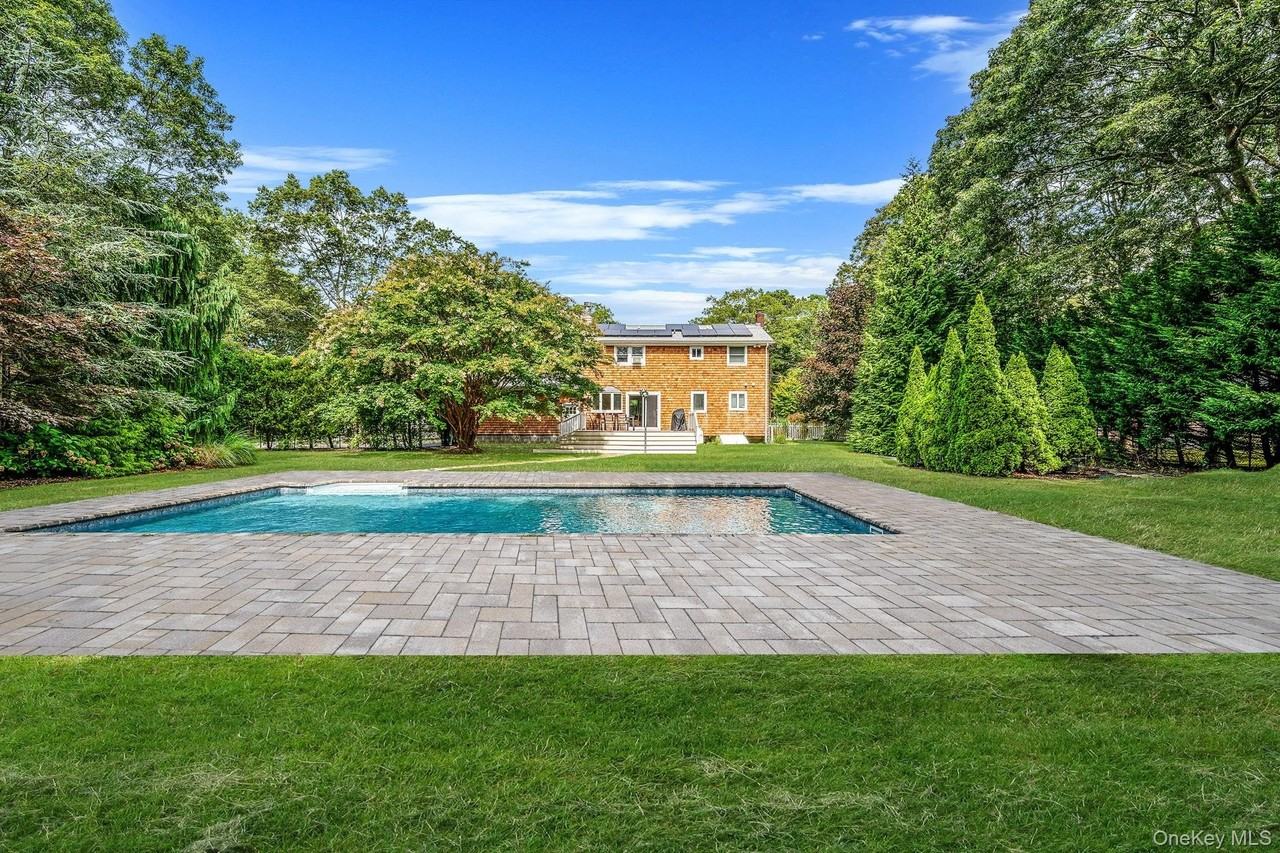 19 Pine Tree Ln - Photo 6 of 10