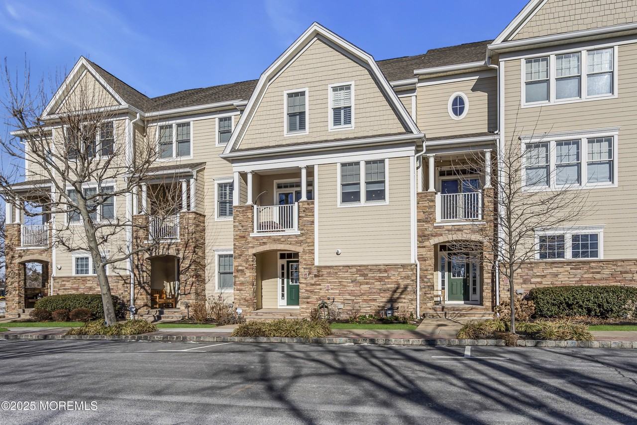 15 Madison Ave - Photo 2 of 40