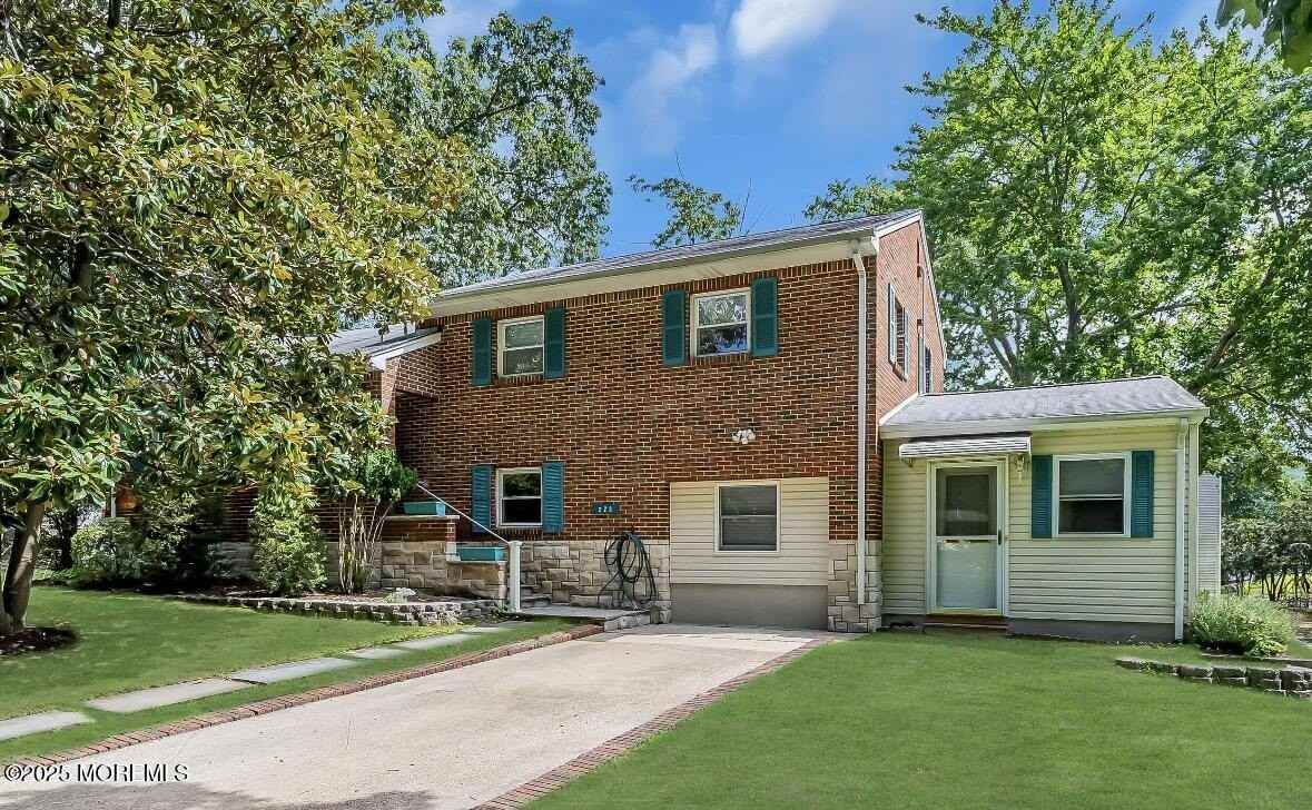 221 Harrison Ave - Photo 4 of 34