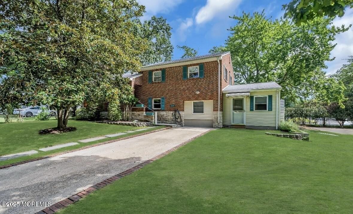 221 Harrison Ave - Photo 3 of 34