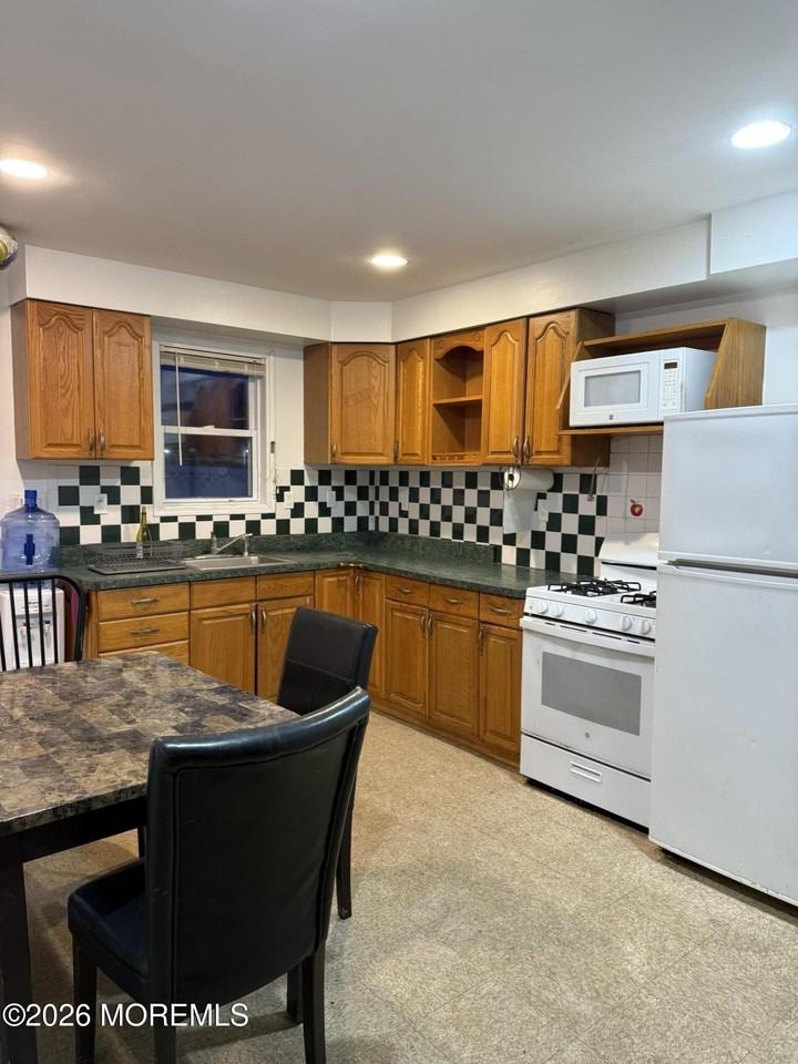 339 Elberon Blvd - Photo 5 of 15