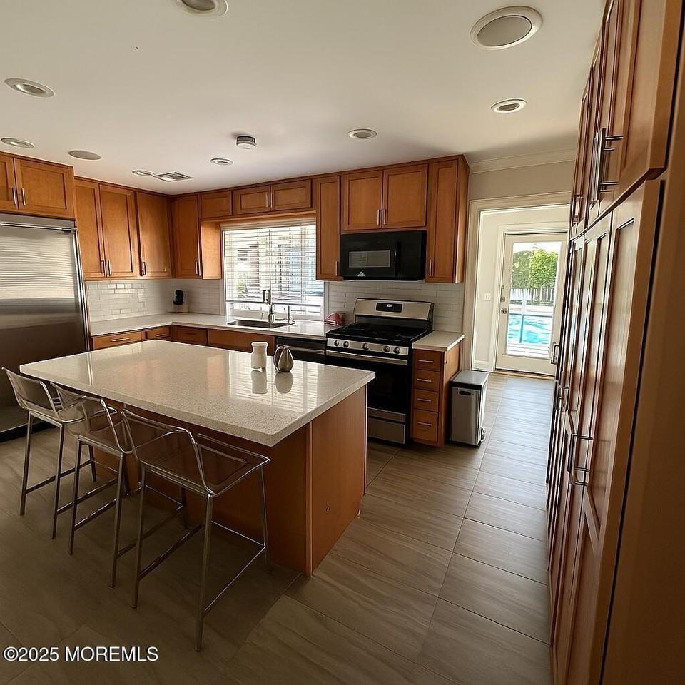 330 Highland Ave - Photo 5 of 30