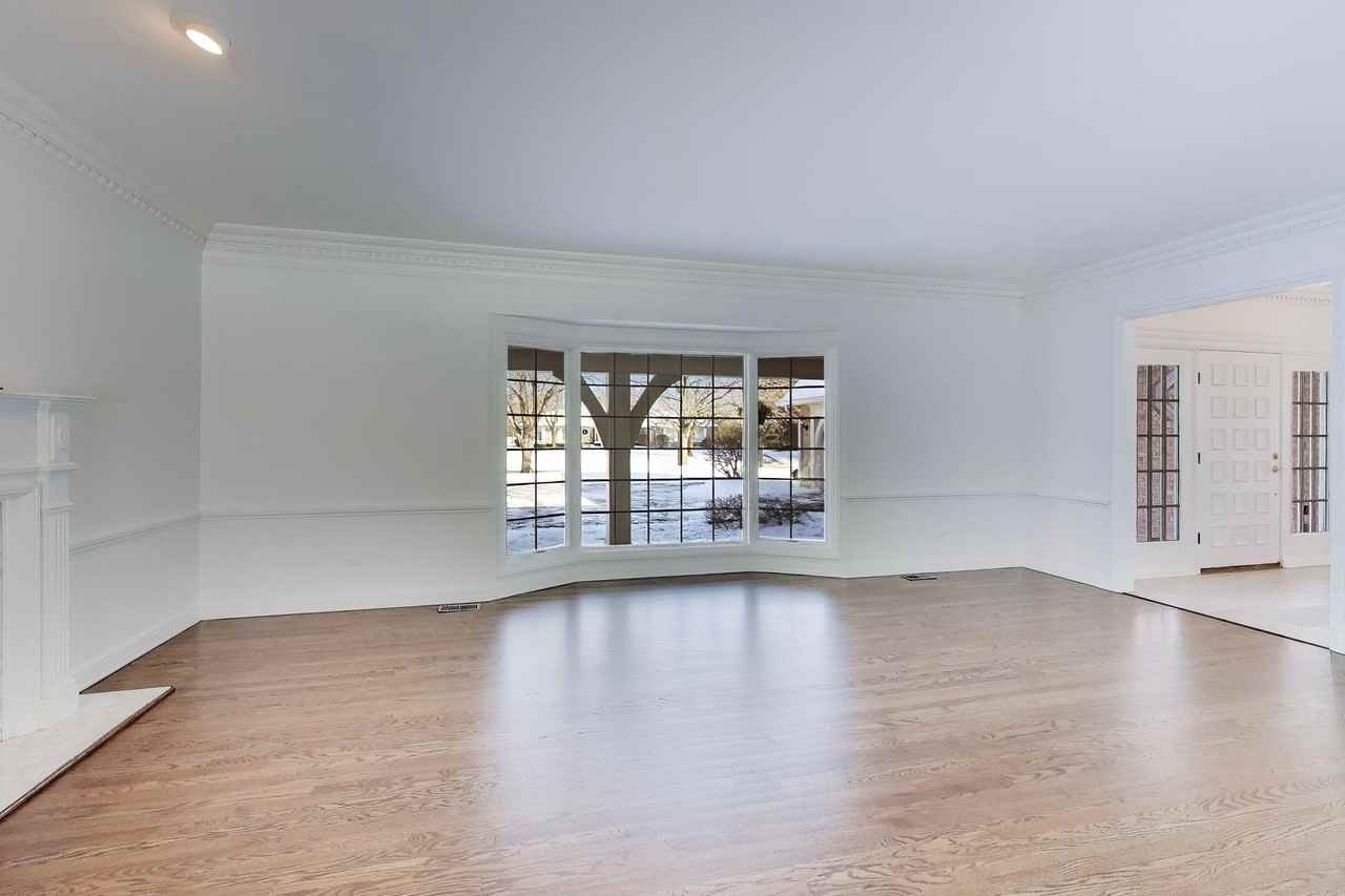 931 Coventry Dr - Photo 6 of 30