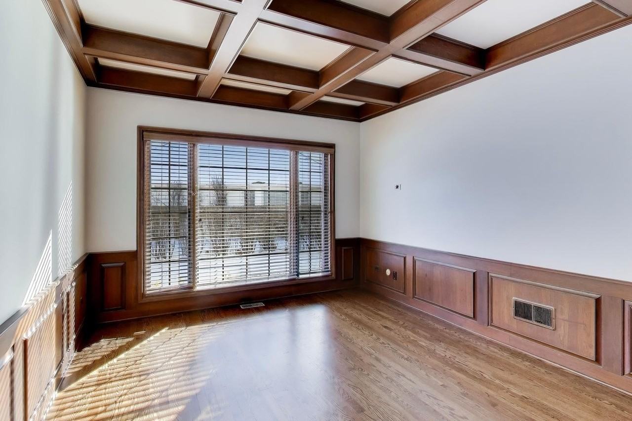 931 Coventry Dr - Photo 7 of 30