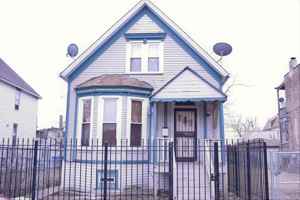 featured image of 4835 W Congress Pkwy