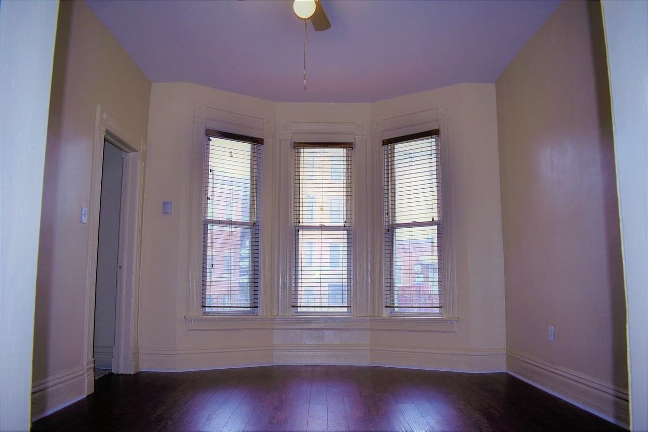 4835 W Congress Pkwy - Photo 2 of 33