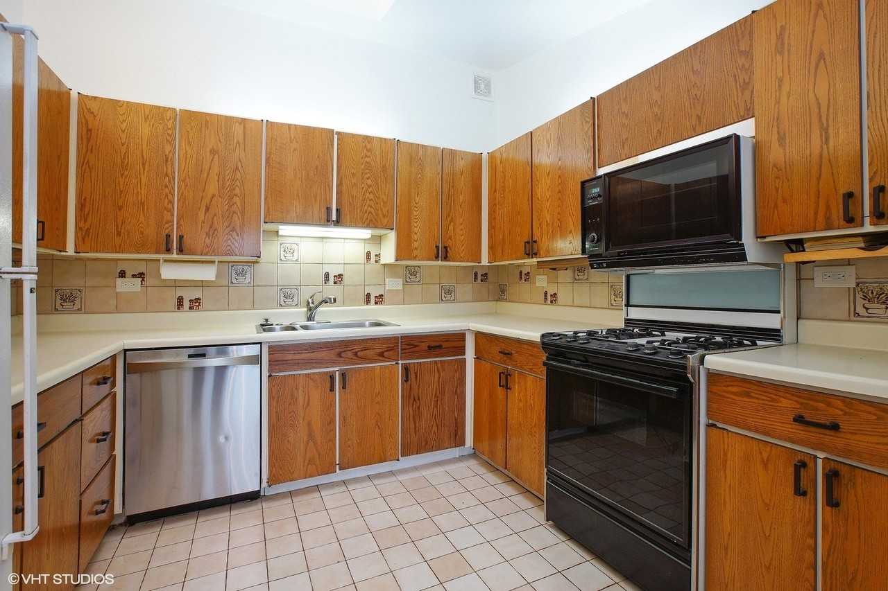 3700 N Lake Shore Dr Apt 708 #708 - Photo 5 of 11