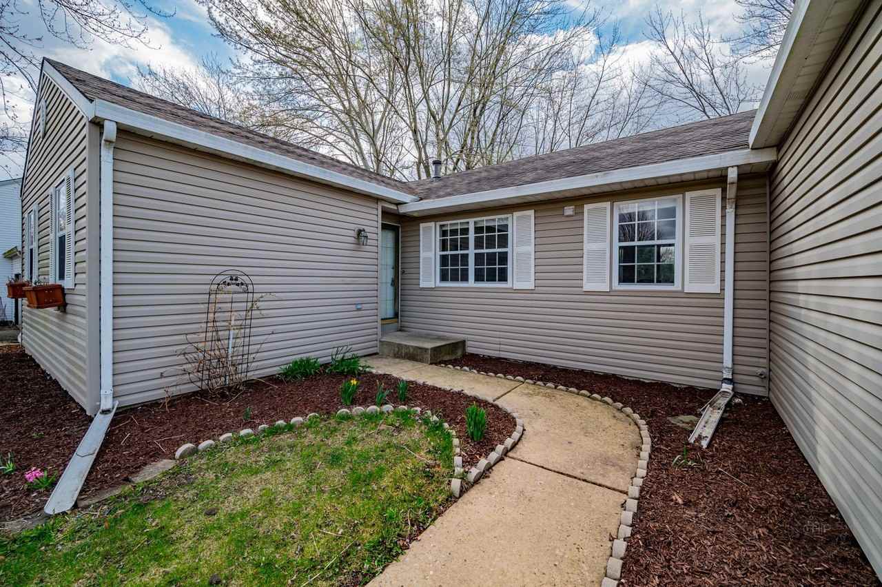 1306 Canyon Run Rd - Photo 2 of 43