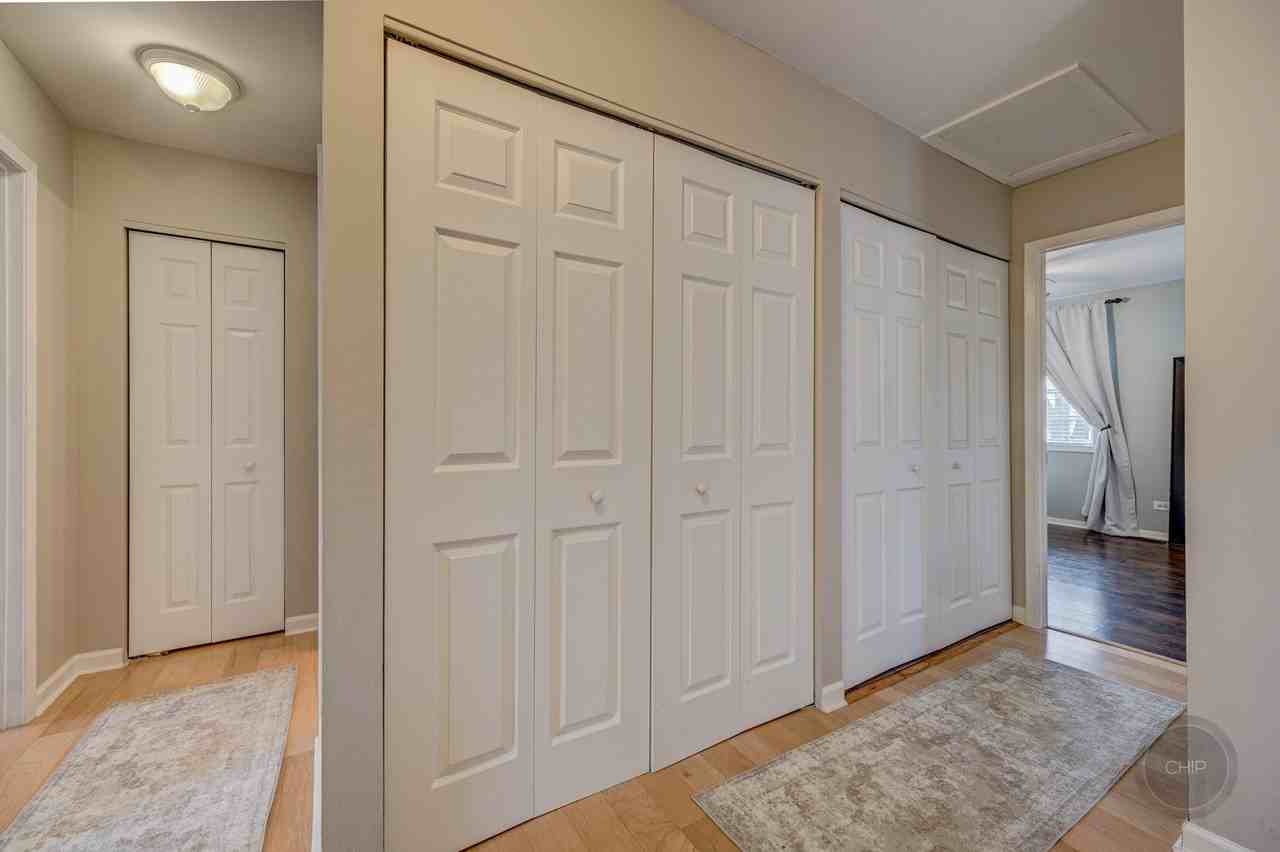 1306 Canyon Run Rd - Photo 4 of 43