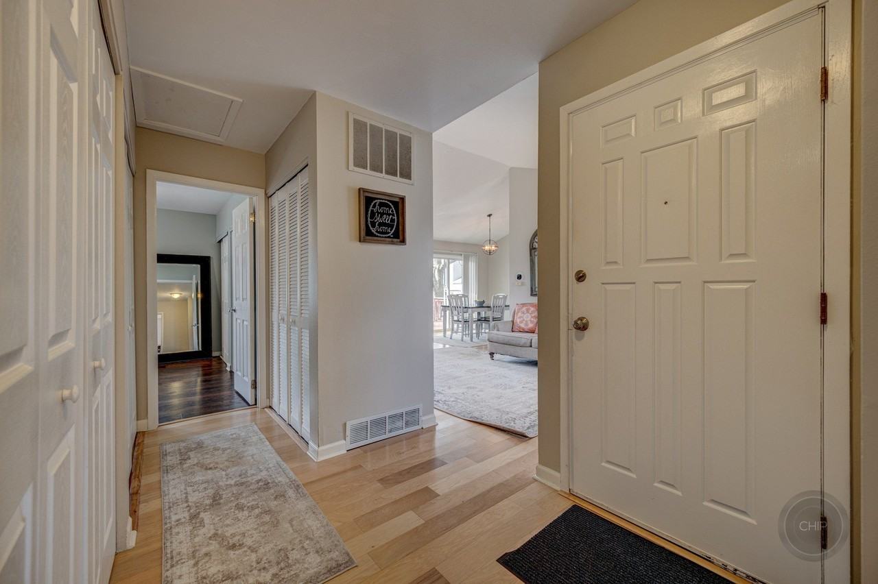 1306 Canyon Run Rd - Photo 5 of 43