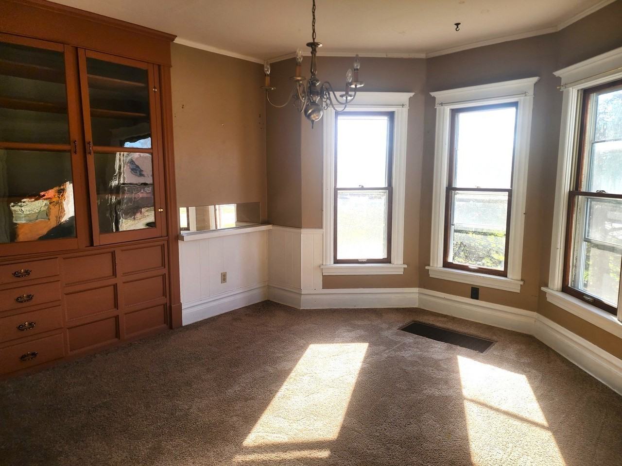 17 S Mchenry Ave - Photo 2 of 22