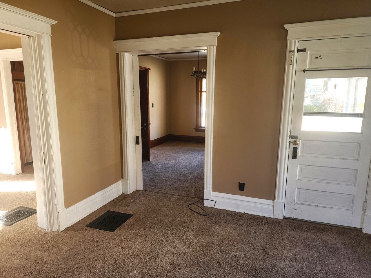 17 S Mchenry Ave - Photo 5 of 22