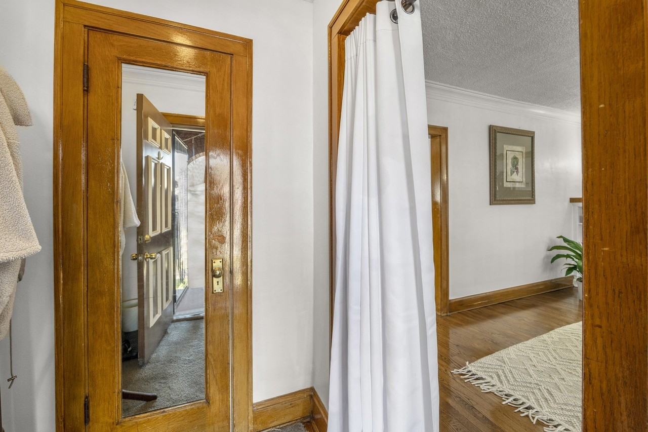 5229 W Potomac Ave - Photo 2 of 13