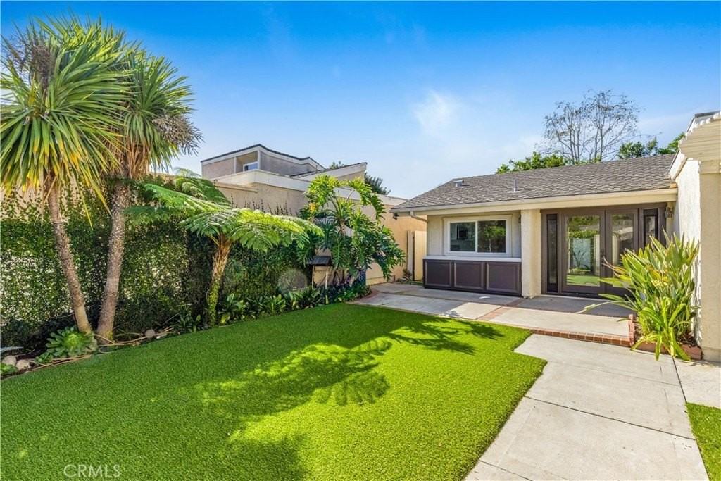 28075 Tioga Ct - Photo 3 of 36