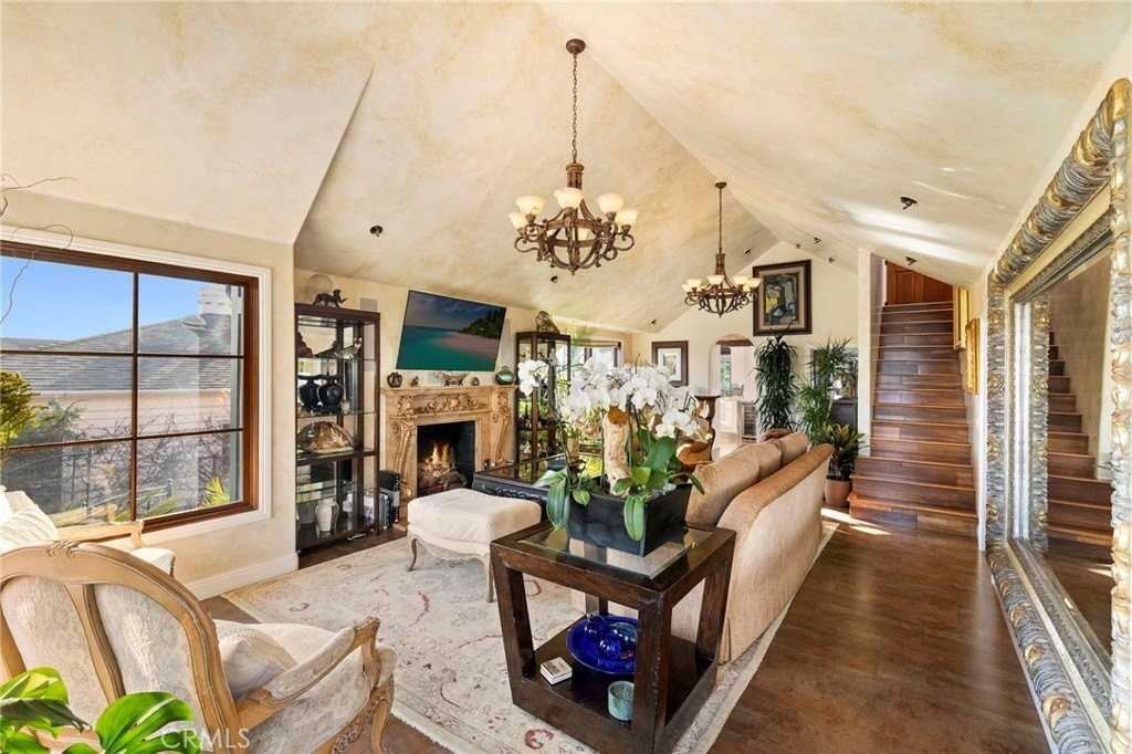 486 Holly St - Photo 5 of 34