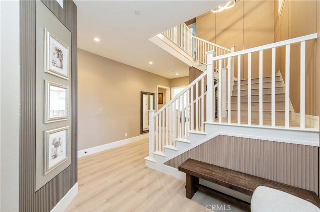 200 Piazza - Photo 2 of 37