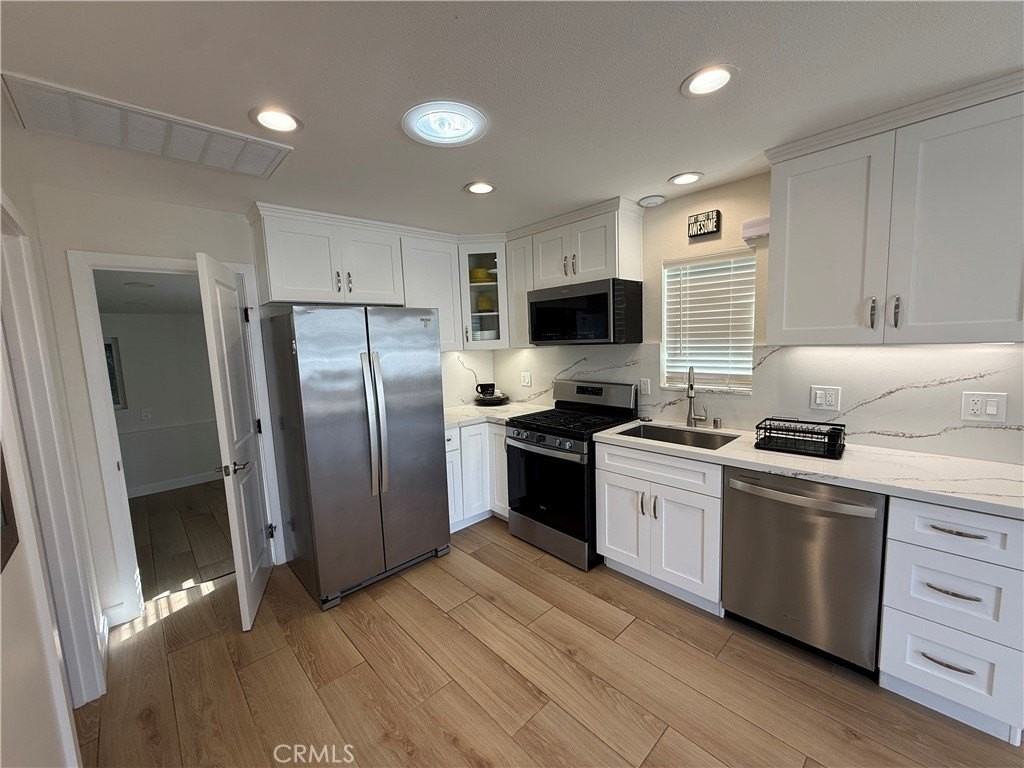 18095 Newland St - Photo 4 of 24