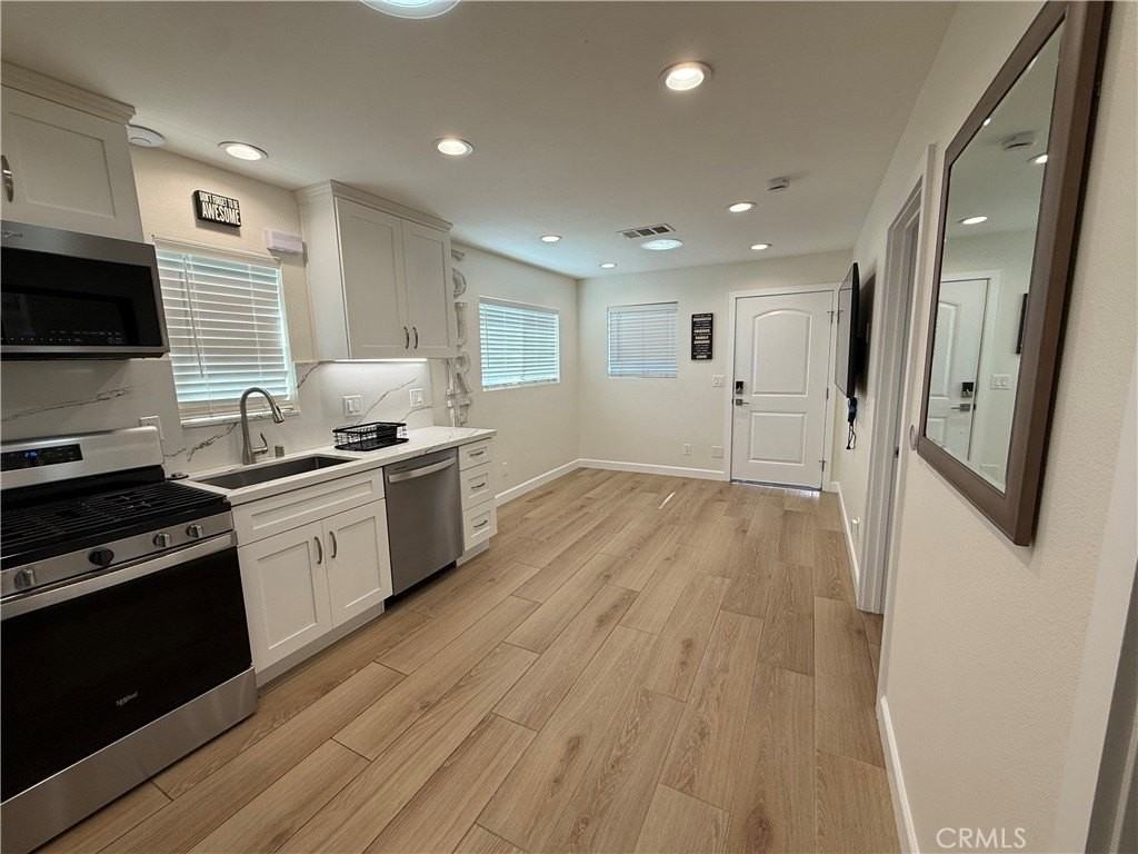 18095 Newland St - Photo 6 of 24