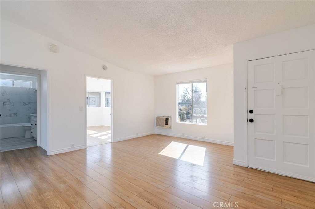 13015 Vanowen St #10 - Photo 2 of 19