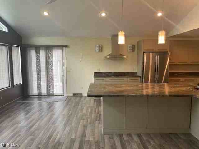 6235 Beverly Ave Ne - Photo 6 of 18