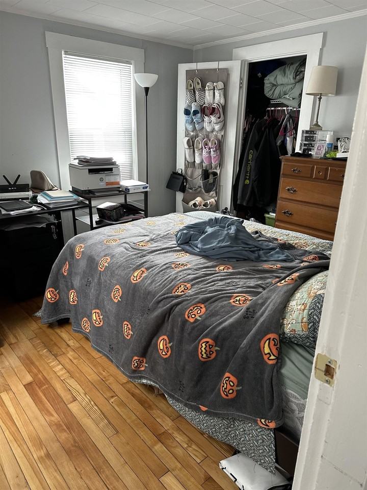 53 Gilford Ave - Photo 7 of 10