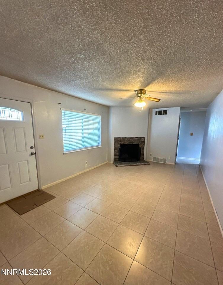 39 E K St - Photo 2 of 18