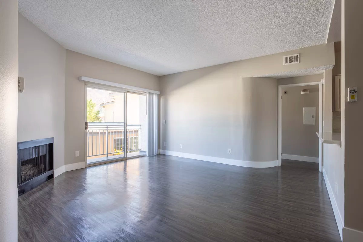 Metropolitan Place Apartments - Photo 3 of 36