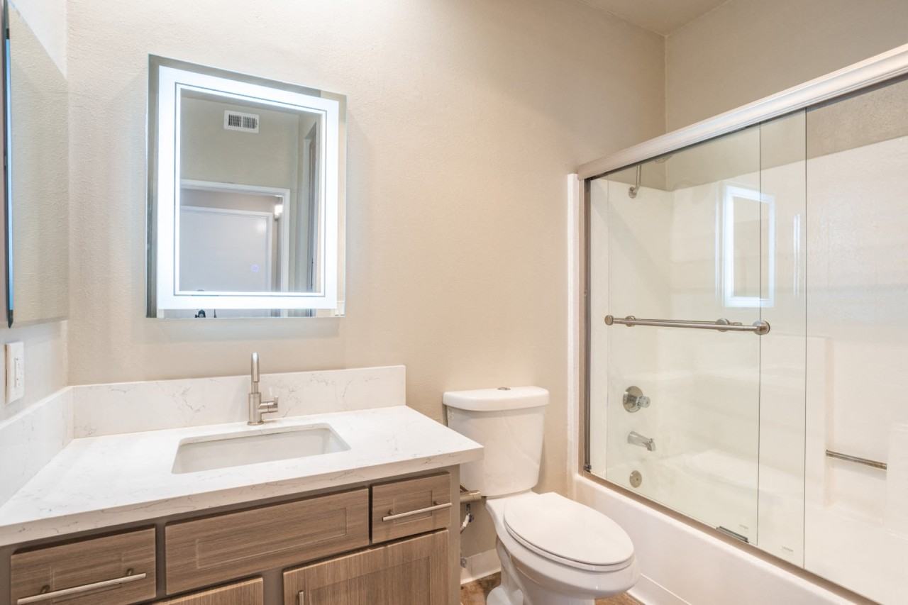 Metropolitan Place Apartments - Photo 6 of 36