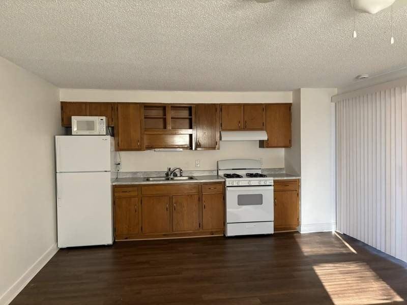 10 Pine Path Ln - Photo 2 of 4