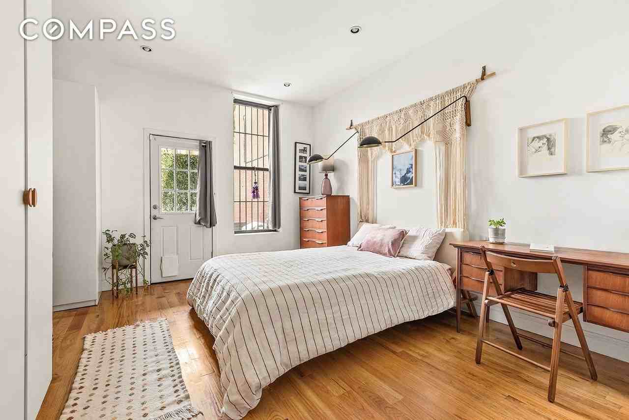 1153 Pacific St #1 - Photo 3 of 8