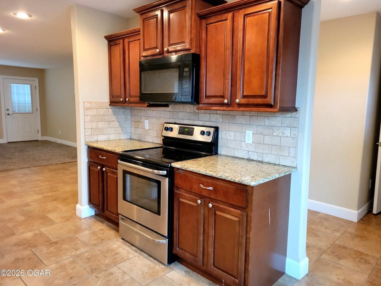 2423 Virginia Ave - Photo 2 of 9