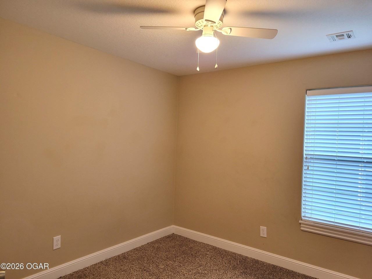 2423 Virginia Ave - Photo 7 of 9