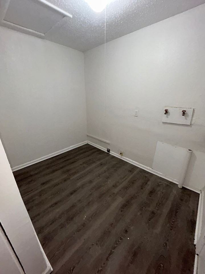 1706 Andrews Dr - Photo 5 of 9