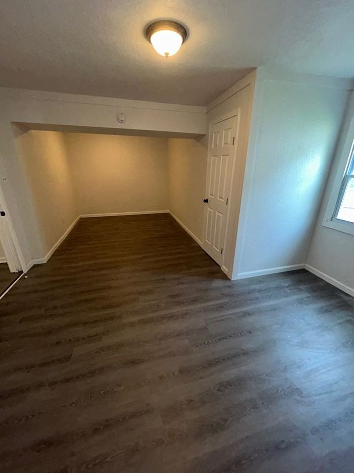 1706 Andrews Dr - Photo 6 of 9