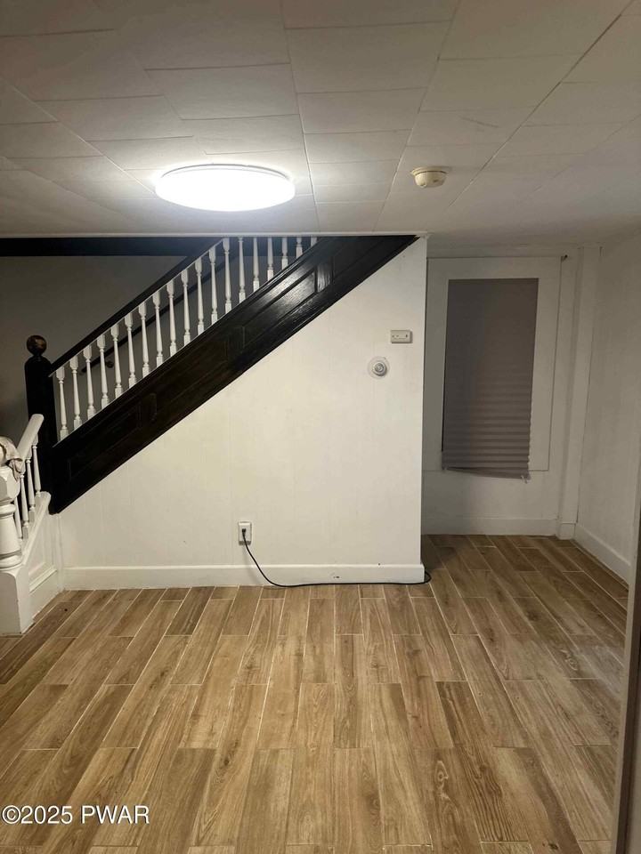 219 4th St - Photo 5 of 17