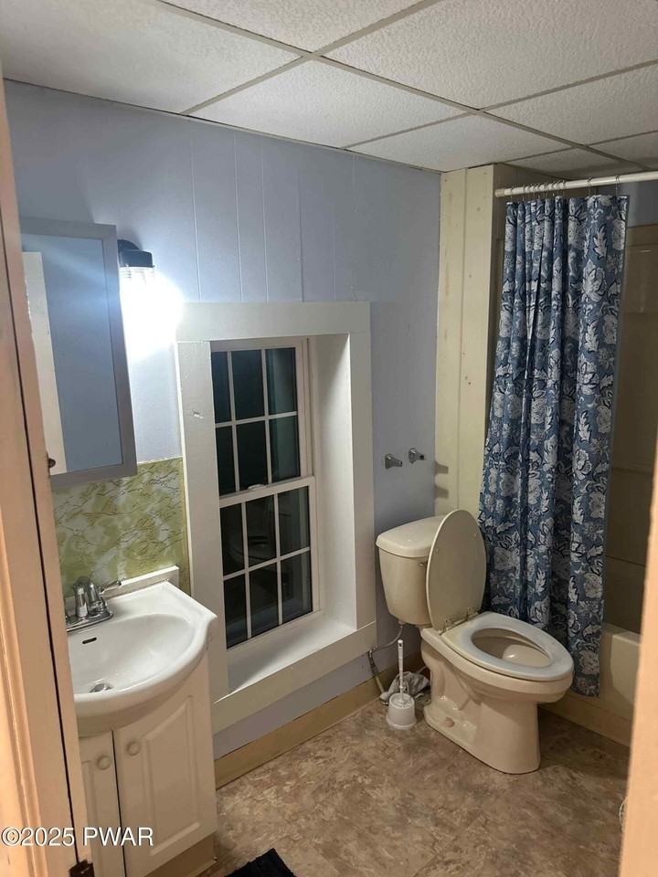 219 4th St - Photo 7 of 17