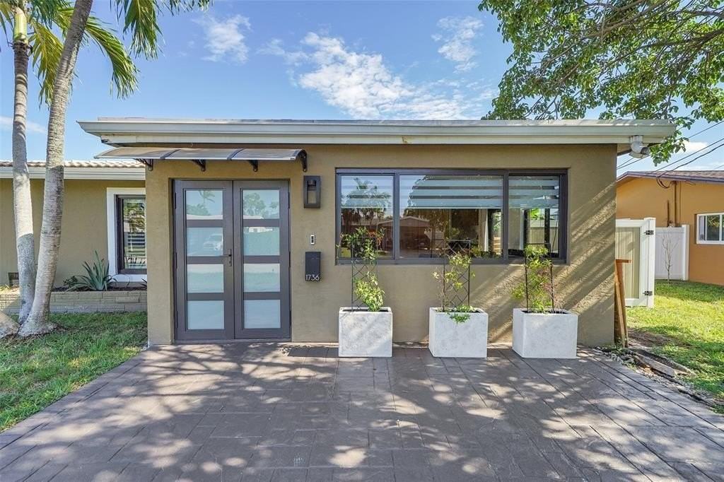 1736 Nw 38th St - Photo 5 of 50