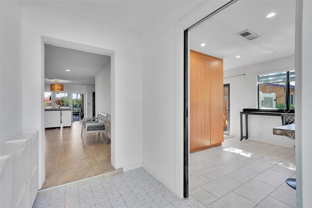 1736 Nw 38th St - Photo 7 of 50